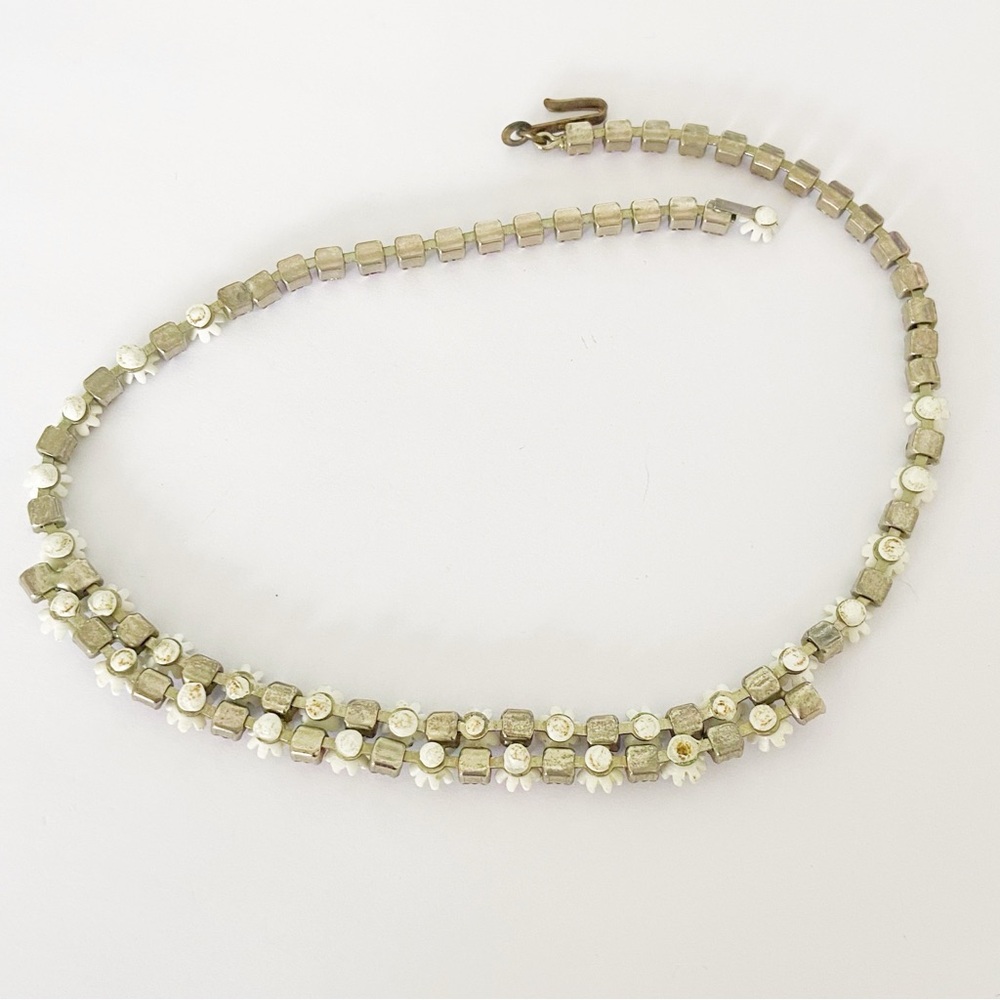 Vintage Leru rhinestone daisy flower pastel spring uranium glass necklace 15” - Picture 6 of 9